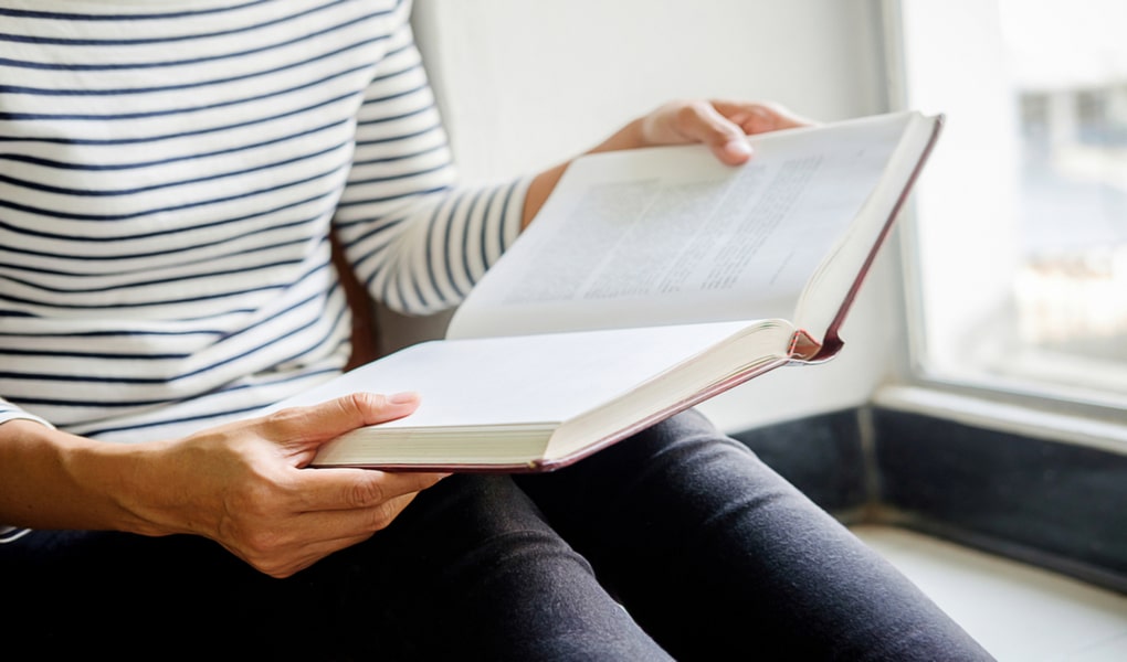 This guide explores Esther Press’s recommendations for the top 12 Christian books for women.