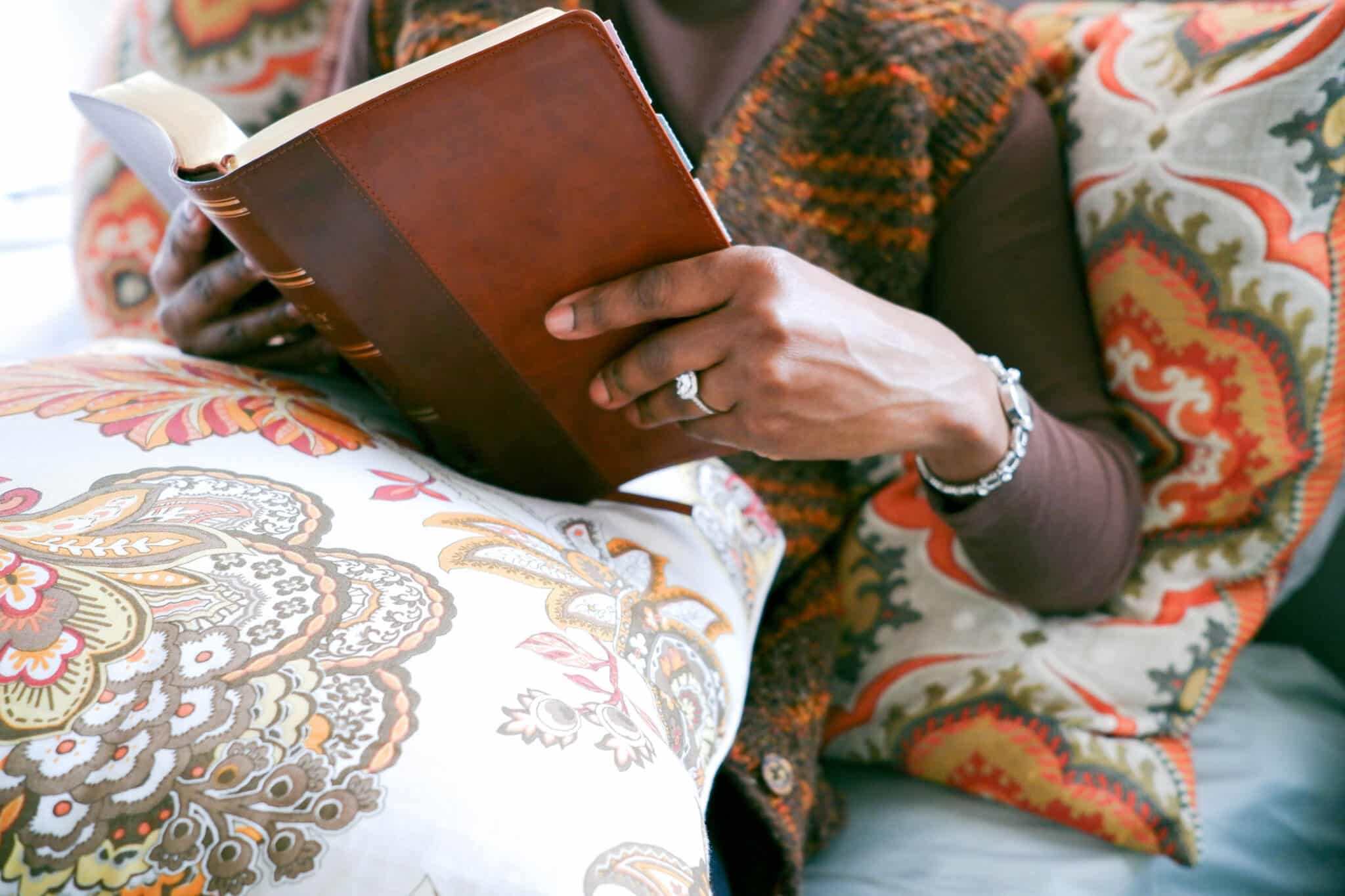 Examples of strong women in the Bible are more than worthy of their own spotlight. Influential, graceful, and powerful women exist throughout the Bible.